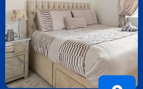 Fullers Modern And Stylish Room